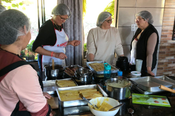 NAAB e EMATER promovem oficina de culinária na comunidade do Marmeleiro 
