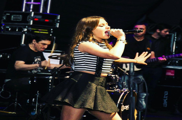 Pejuçara recebe show nacional com Laura Schadeck