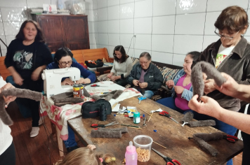 NAAB promove oficina de chinelufas na comunidade de Marmeleiro