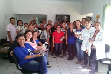 Funcionários recebem mimos de Páscoa do Prefeito Eduardo