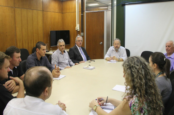 Comitiva discute renovação de convênio entre Hospital e Secretaria de Saúde em POA