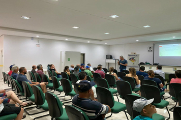 Reunião discute normativas técnicas sobre a qualidade do leite