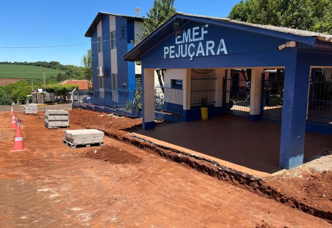 Obras na Escola Municipal Pejuçara