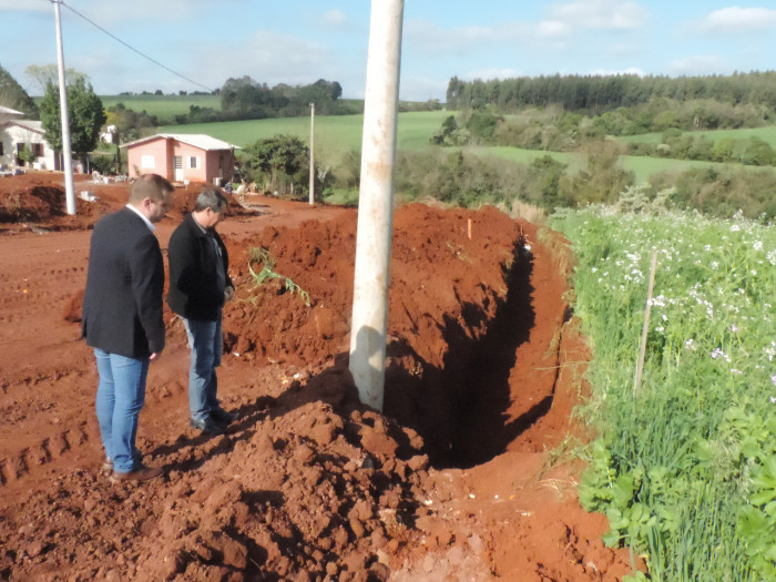 Prefeito em exercício visita obras