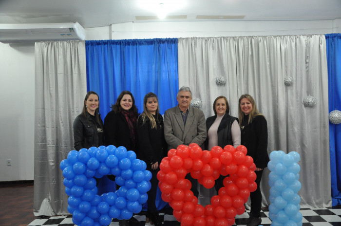  EMEI Maria Schuster homenageia os Pais.