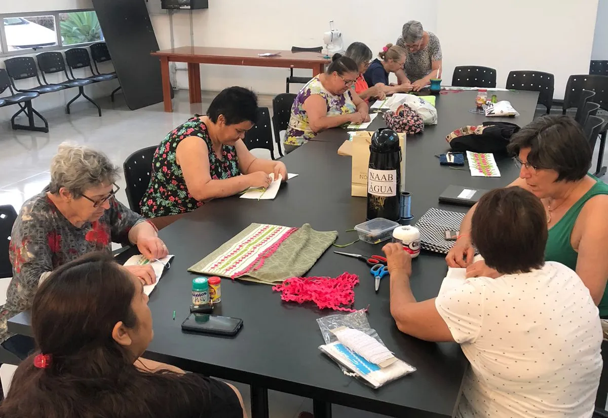 Grupos do NAAB realizam atividades de artesanato ao longo da semana
