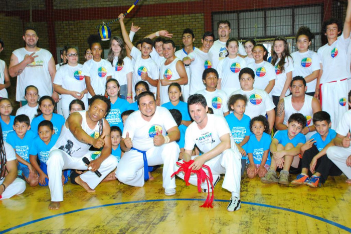 BATISMO DE CAPOEIRA E TROCA DE CORDÉIS