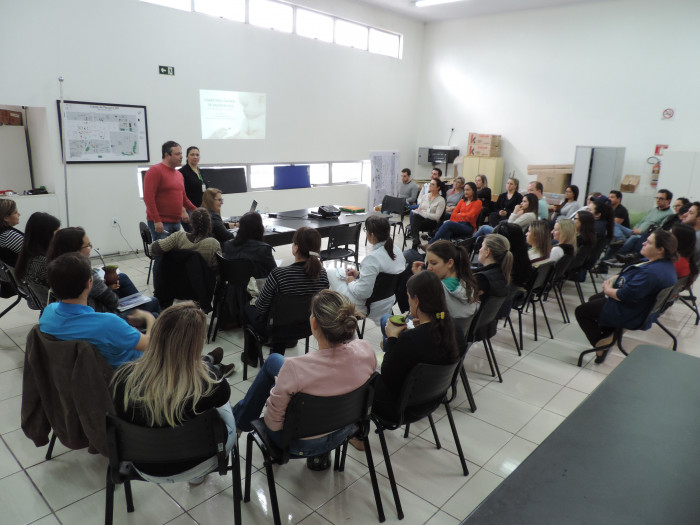 Equipes de saúde da região discutem qualificação à atenção básica