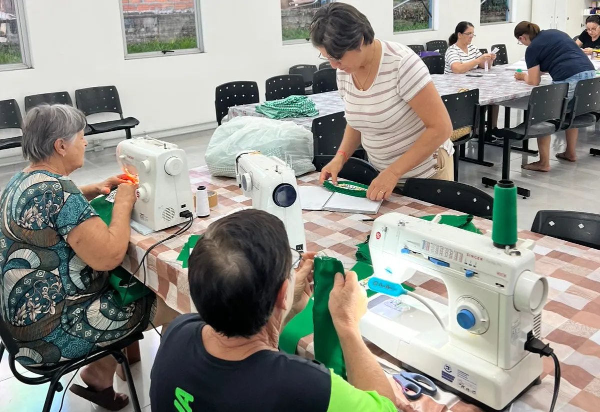 Atividades de costura reúnem participantes em Marmeleiro e no anexo da Saúde