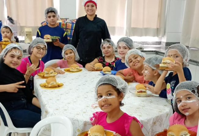Hoje foi dia de oficina de culinária para as crianças do Cras Viver Melhor