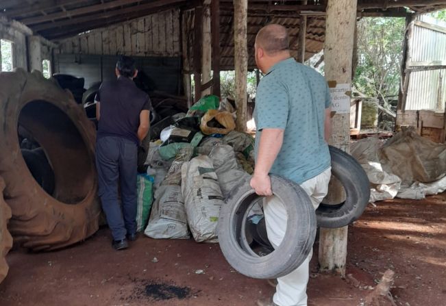 Secretaria de Saúde realiza ação de recolhimento de pneus em situação de desuso