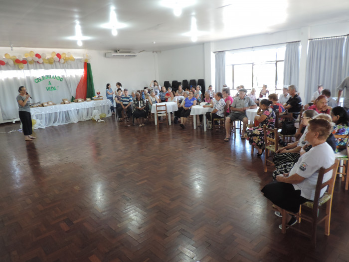 CRAS reúne idosos para comemorar os aniversários do segundo semestre de 2019