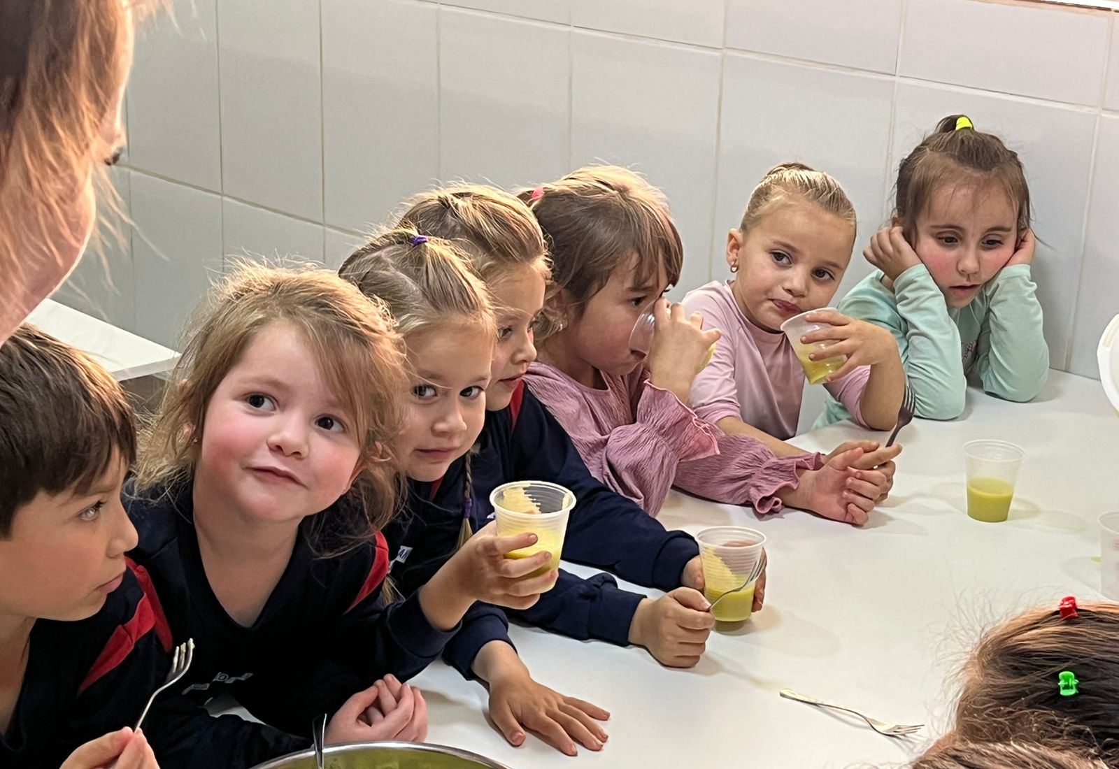 Turmas do Pré A e Pré B da EMEI realizam atividade prática de receitas saudáveis com abacate 