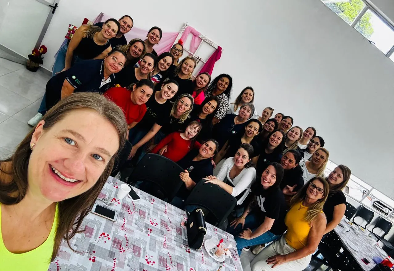 Secretaria de Saúde promove encontro com servidoras em alusão ao Dia da Mulher