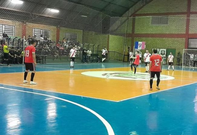 Campeonato de Futsal Livre e Terceiro Regional de Futsal Feminino chega a quarta rodada com  vinte e sete gols
