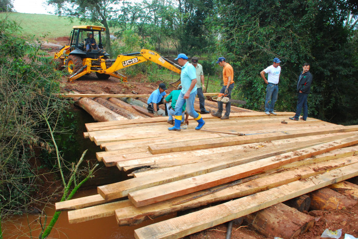 OBRAS:  Pejuçara e Bozano construíram ponte  na comunidade de Rincão de Jesus