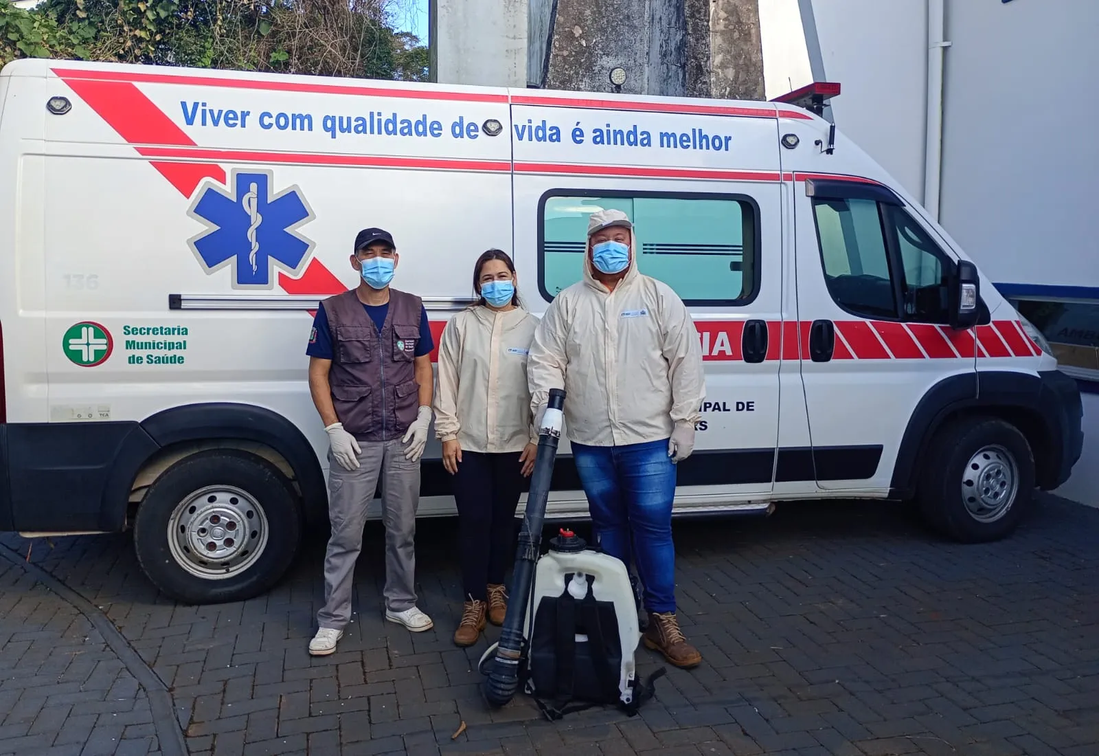 Agentes de Saúde e de Endemias realizam bloqueio químico para prevenção da dengue