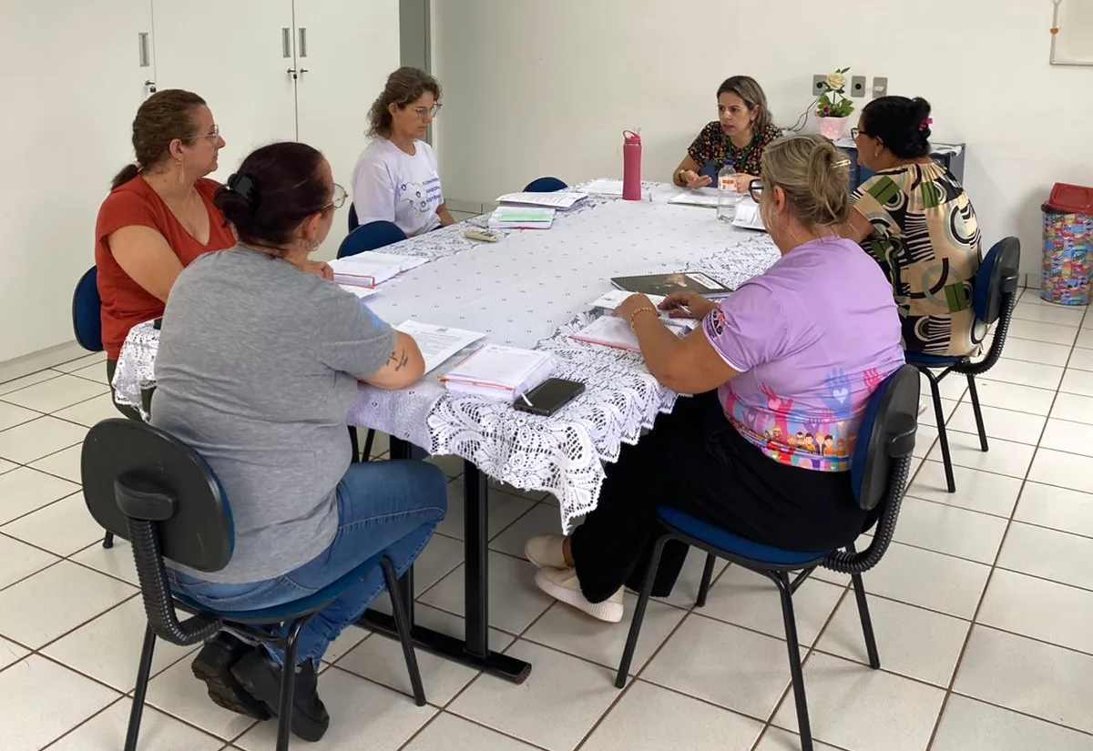 CRAS reúne orientadoras para alinhar atendimentos dos serviços de convivência