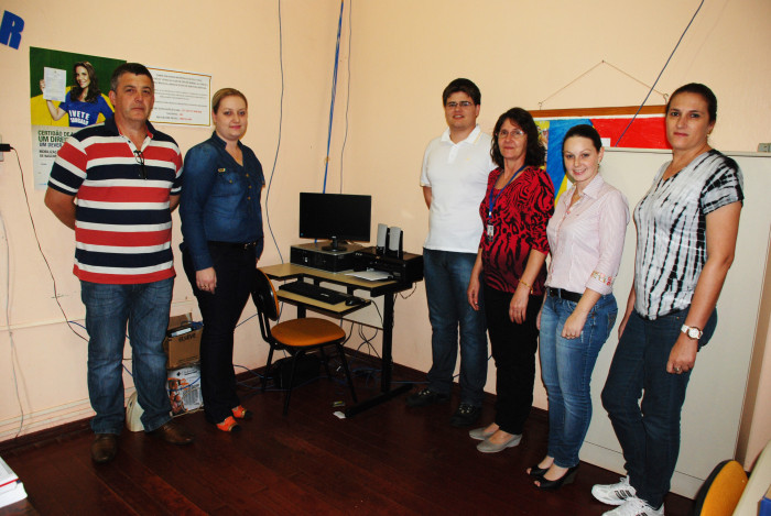 ASSISTÊNCIA SOCIAL FAZ ENTREGA DE COMPUTADOR AO CONSELHO TUTELAR