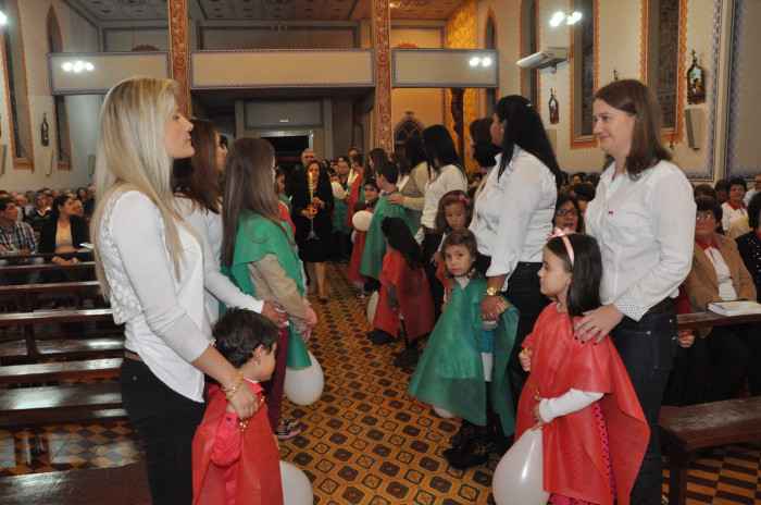 Missa na Paróquia São José celebra o Dia das Mães e o 49º Aniversário do Município de Pejuçara