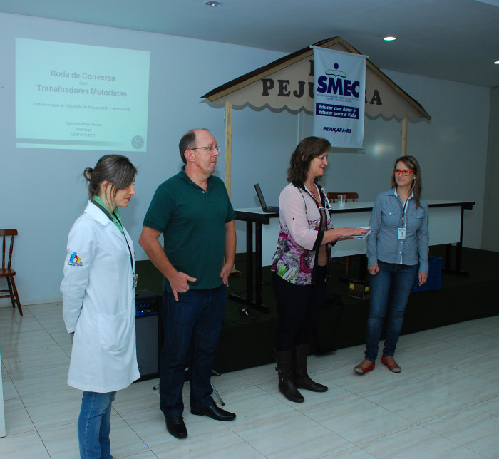 RODA DE CONVERSA COM OS MOTORISTAS DO TRANSPORTE ESCOLAR