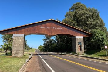 Foto - Inauguração do Pórtico da ERS 553