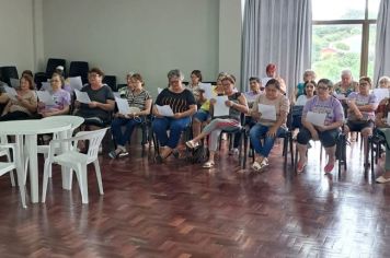CRAS Viver Melhor realiza atividade comemorativa aos aniversários de integrantes do Grupo Conviver