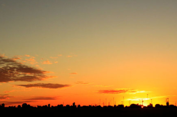Próximos dias serão de predomínio de sol e de temperaturas altas