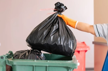 Coleta de lixo no interior 