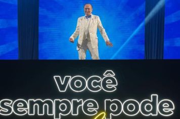 Mais de trezentas pessoas prestigiam a palestra show com Otelio Drebes