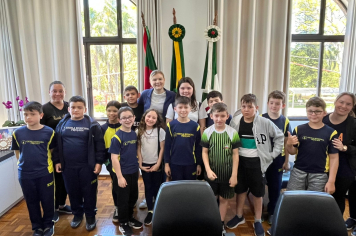 Alunos visitam o Centro Administrativo e aprendem sobre os três poderes