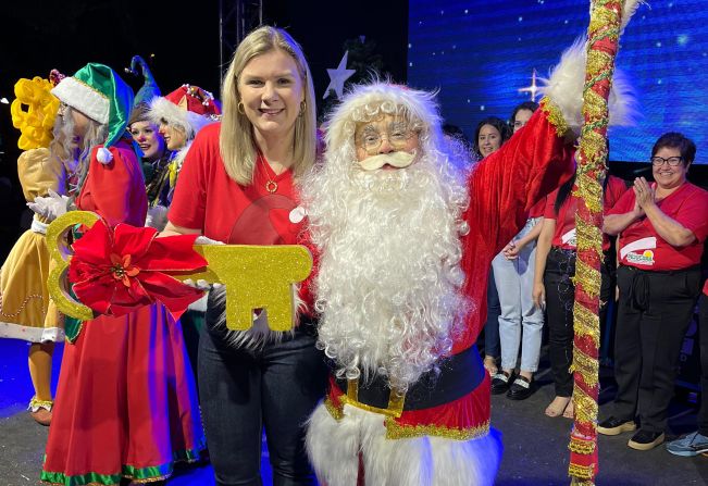 Chegada do Papai Noel marca a terceira noite do Natal Encantado 2024