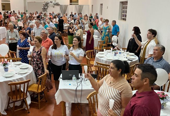 CRAS Viver Melhor realiza Réveillon dos idosos