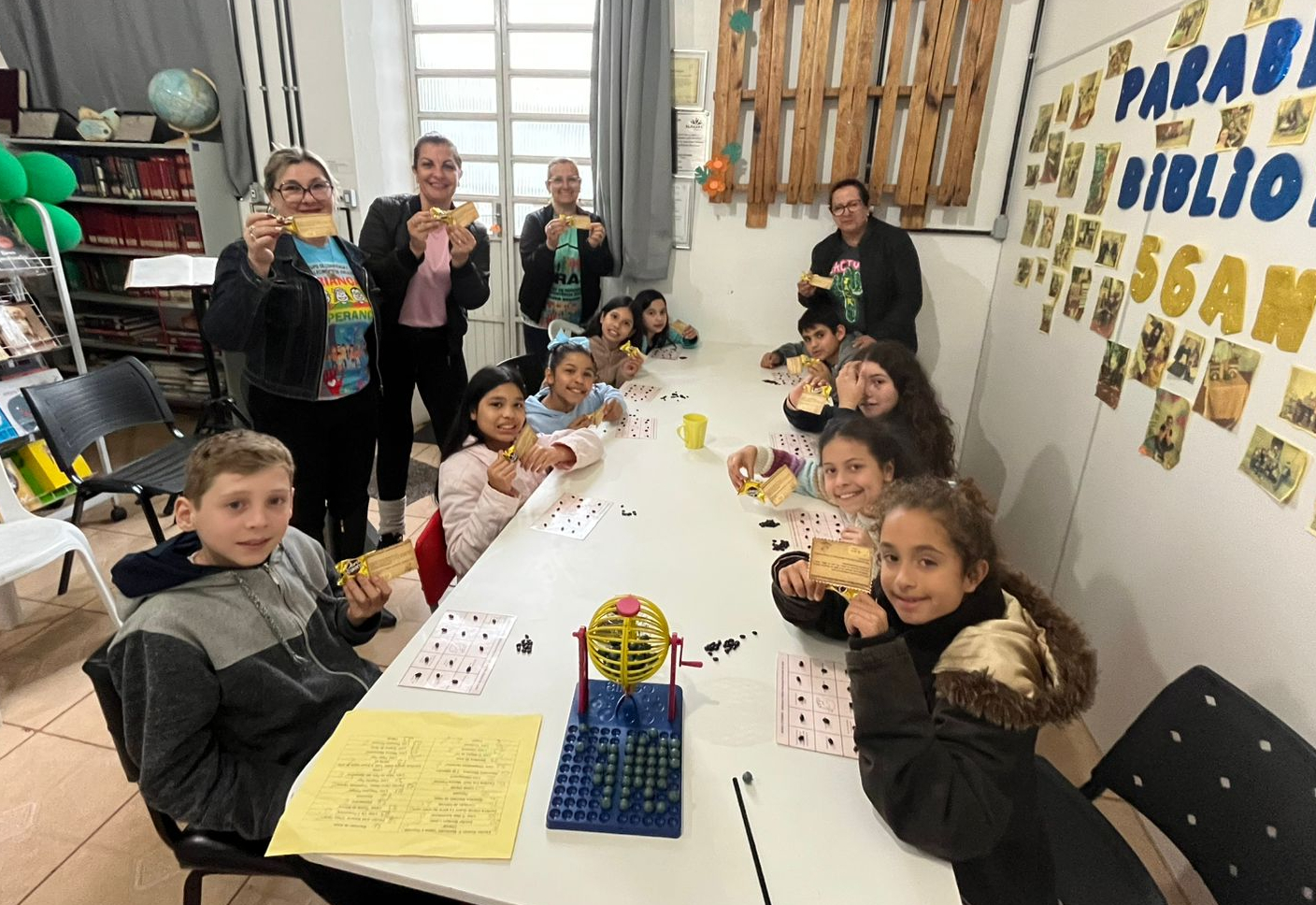 Biblioteca Machado de Assis realiza “Bingo Literário” com crianças do CRAS Viver Melhor