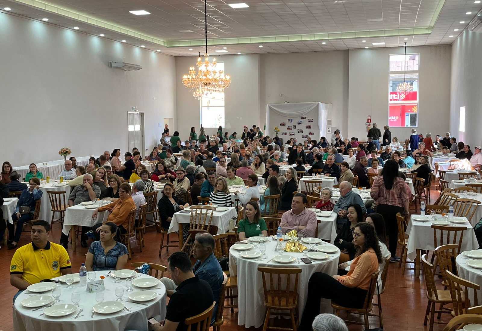 Município realiza tradicional almoço em homenagem ao Dia do Idoso