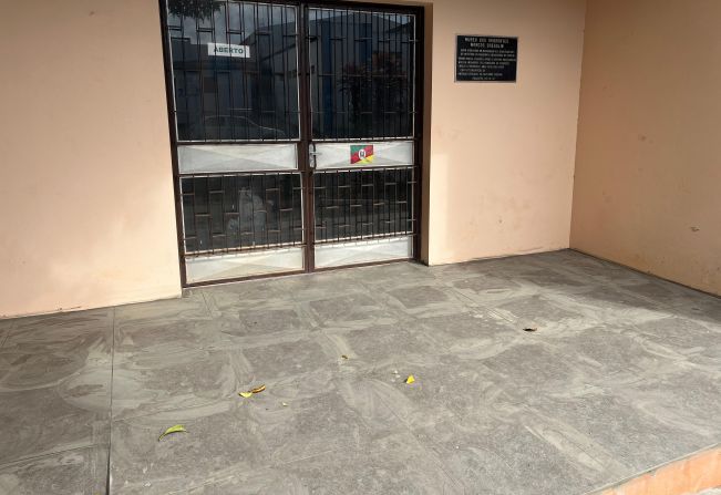 Troca de piso é realizada no Museu Marcos Bresolin