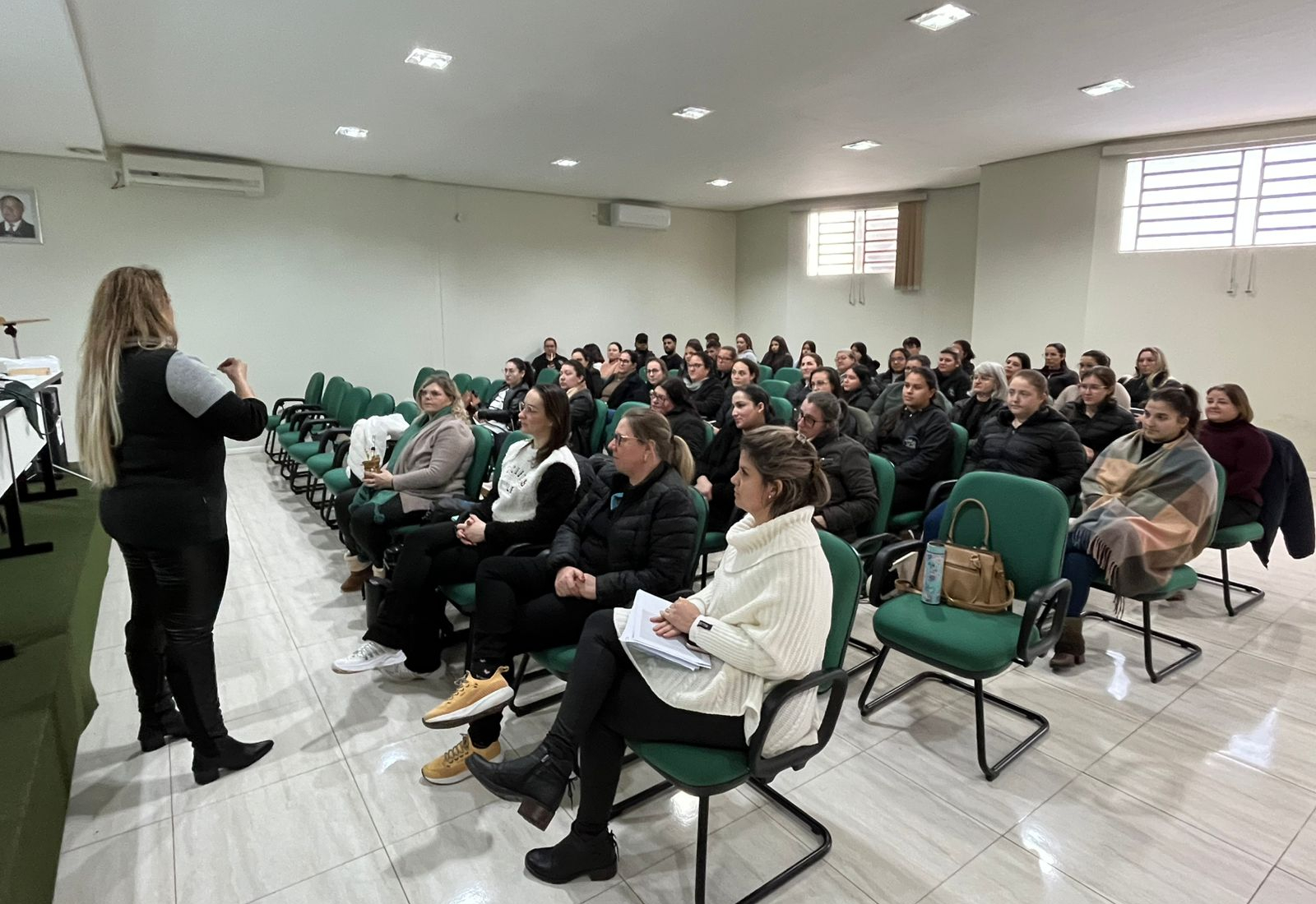 Reunião da EMEI Maria Schuster no Sindicato Rural aborda Estimulação Essencial