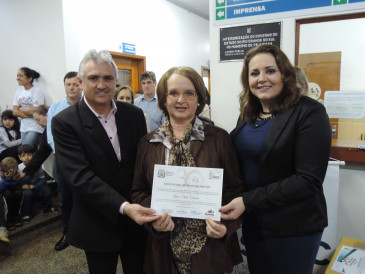 EMEI Maria Schuster recebe homenagem em ato no Centro Administrativo 