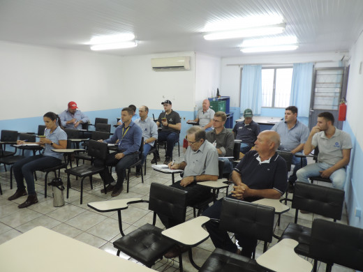 Representantes do setor primário avaliam situação das lavouras de verão em Pejuçara