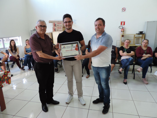 Emoção marca despedida de médico do ESF