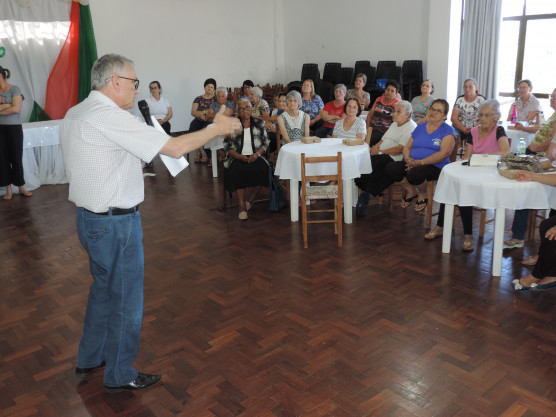 CRAS reúne idosos para comemorar os aniversários do segundo semestre de 2019