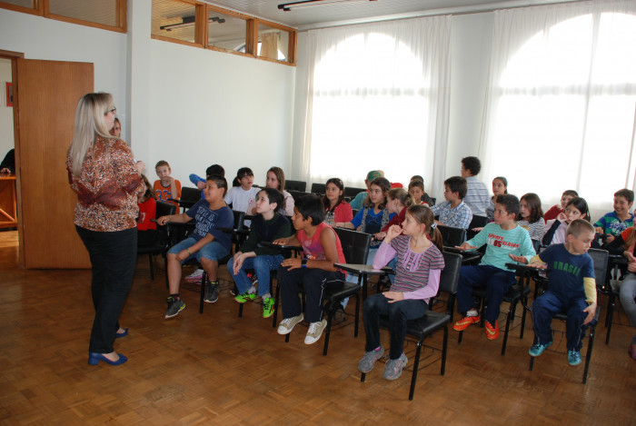 ALUNOS VISITAM O CENTRO ADMINISTRATIVO