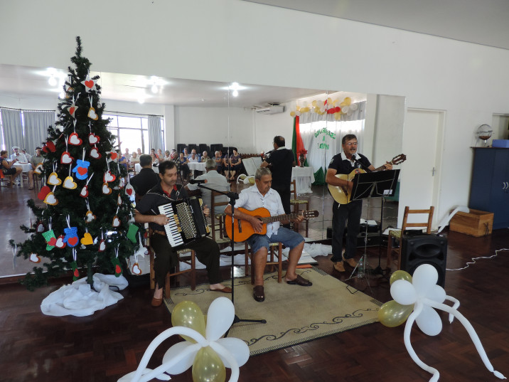 CRAS reúne idosos para comemorar os aniversários do segundo semestre de 2019