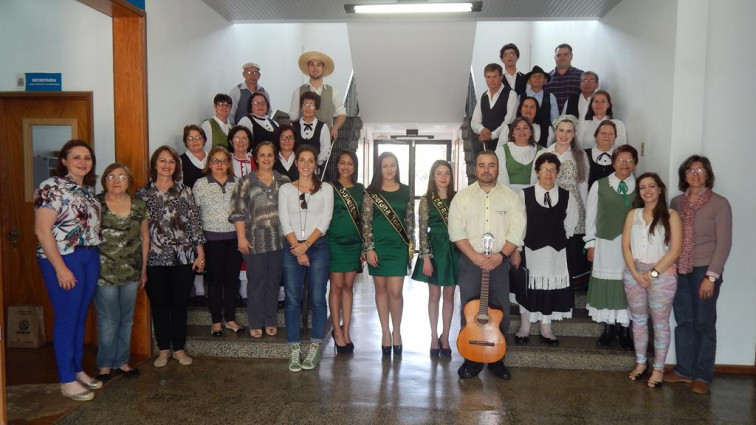 Pejuçara recebe professora italiana em Palestra da ACIPE