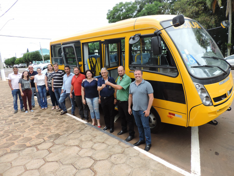 Pejuçara recebe mais um ônibus para o TE