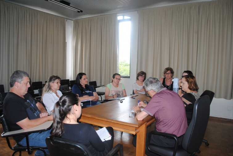 Comissão define programação para abertura oficial do Natal Iluminado de Pejuçara. 